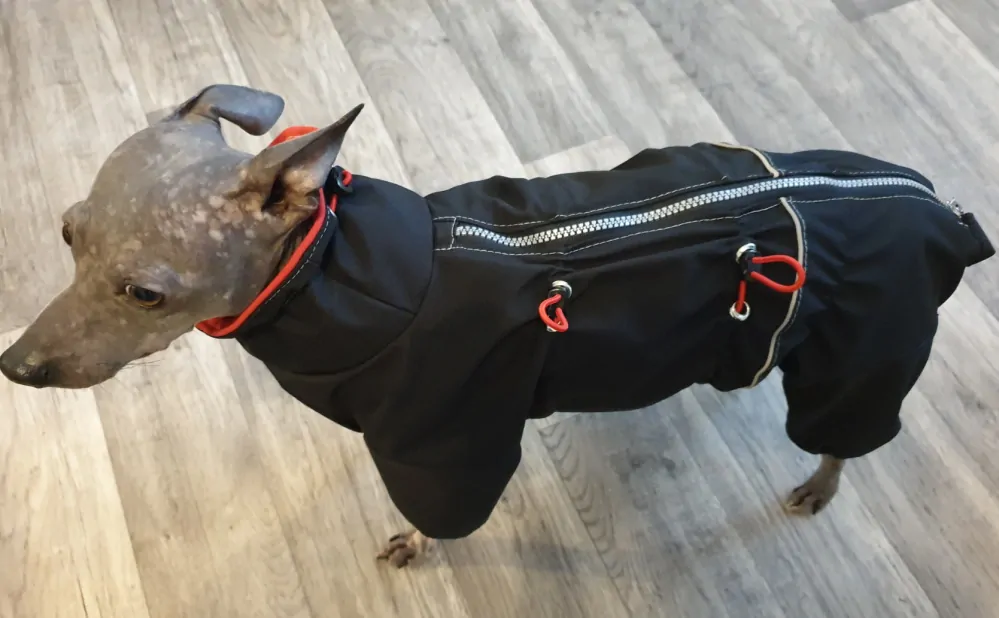 Lehká kombinéza černá s doplňky 